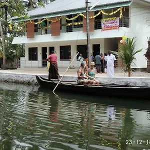  Homestay Royal Munroe Palace India